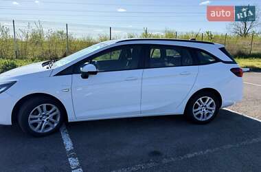 Универсал Opel Astra 2019 в Ровно