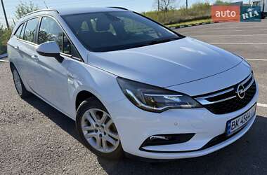 Универсал Opel Astra 2019 в Ровно