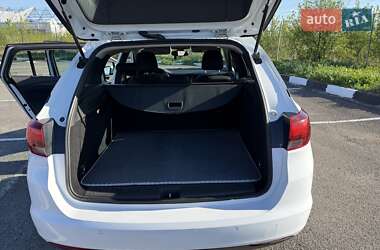 Универсал Opel Astra 2019 в Ровно