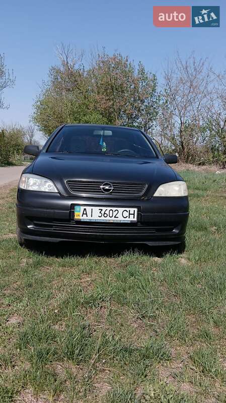 Седан Opel Astra 2006 в 