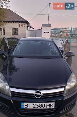 Хэтчбек Opel Astra 2006 в Пирятине