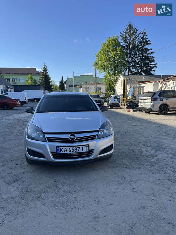 Opel Astra 2010