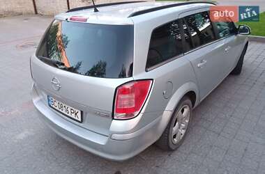 Универсал Opel Astra 2010 в 