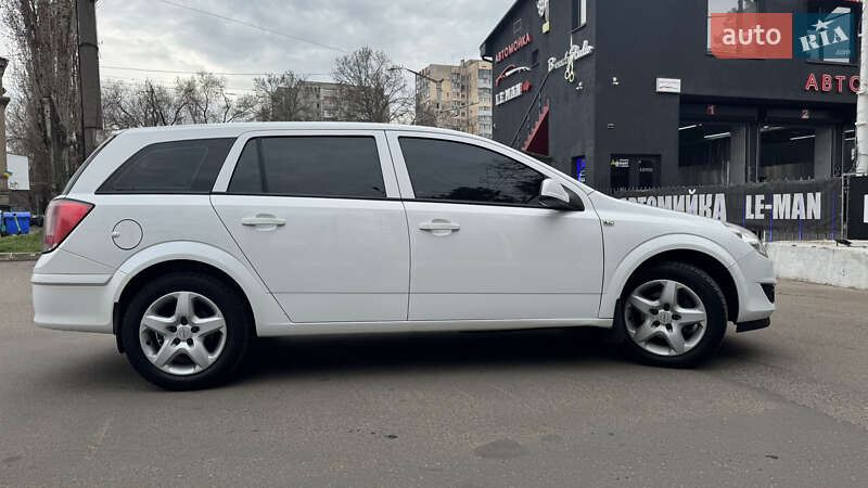 Універсал Opel Astra 2009 в Одесі