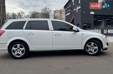 Универсал Opel Astra 2009 в 