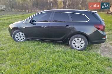 Универсал Opel Astra 2013 в 