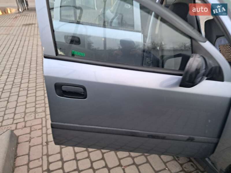 Седан Opel Astra 2006 в Ивано-Франковске
