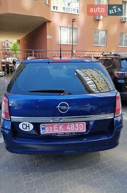 Универсал Opel Astra 2010 в 