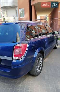 Универсал Opel Astra 2010 в 
