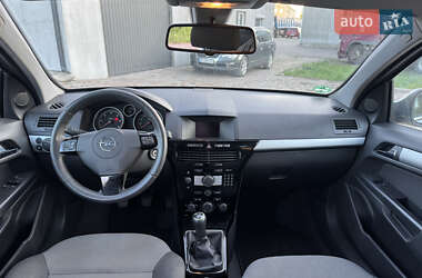 Универсал Opel Astra 2010 в 