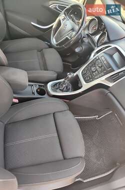 Универсал Opel Astra 2010 в 