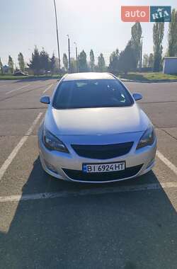 Универсал Opel Astra 2010 в 
