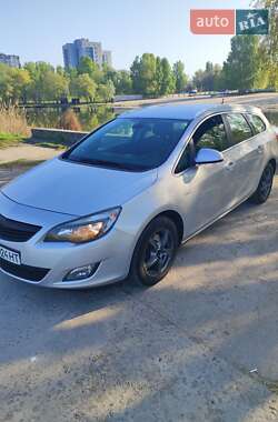 Универсал Opel Astra 2010 в 