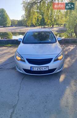 Универсал Opel Astra 2010 в 