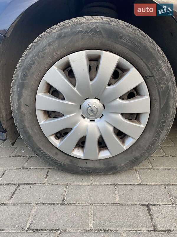 Универсал Opel Astra 2014 в Львове