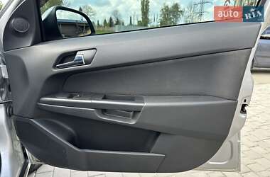 Хэтчбек Opel Astra 2010 в 