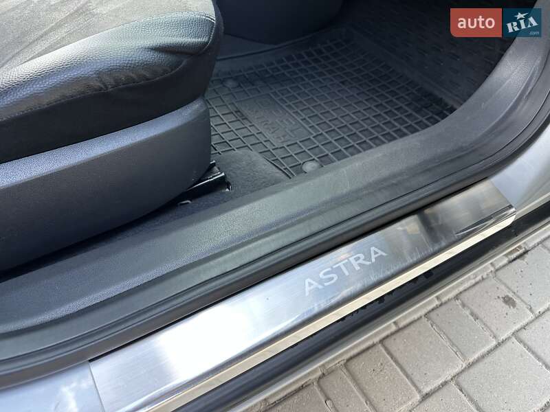 Хетчбек Opel Astra 2010 в Хмельницькому