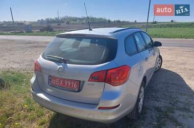 Універсал Opel Astra 2012 в 