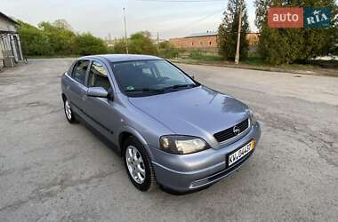 Хэтчбек Opel Astra 2004 в Бучаче