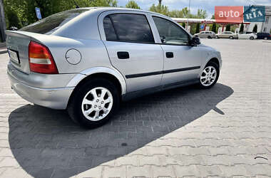 Хетчбек Opel Astra 2001 в 