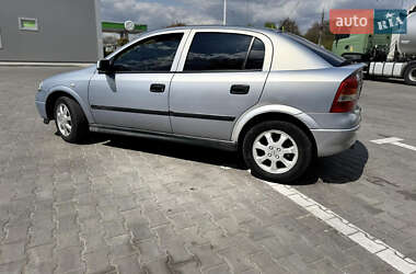 Хетчбек Opel Astra 2001 в 