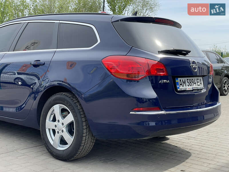 Универсал Opel Astra 2015 в Бердичеве