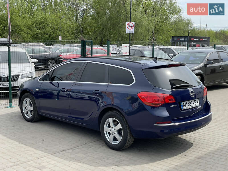 Универсал Opel Astra 2015 в Бердичеве