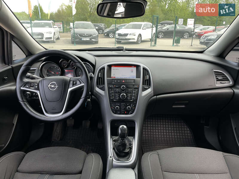 Универсал Opel Astra 2015 в Бердичеве