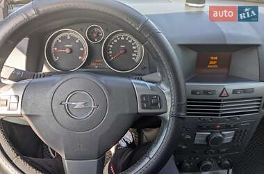 Універсал Opel Astra 2004 в 