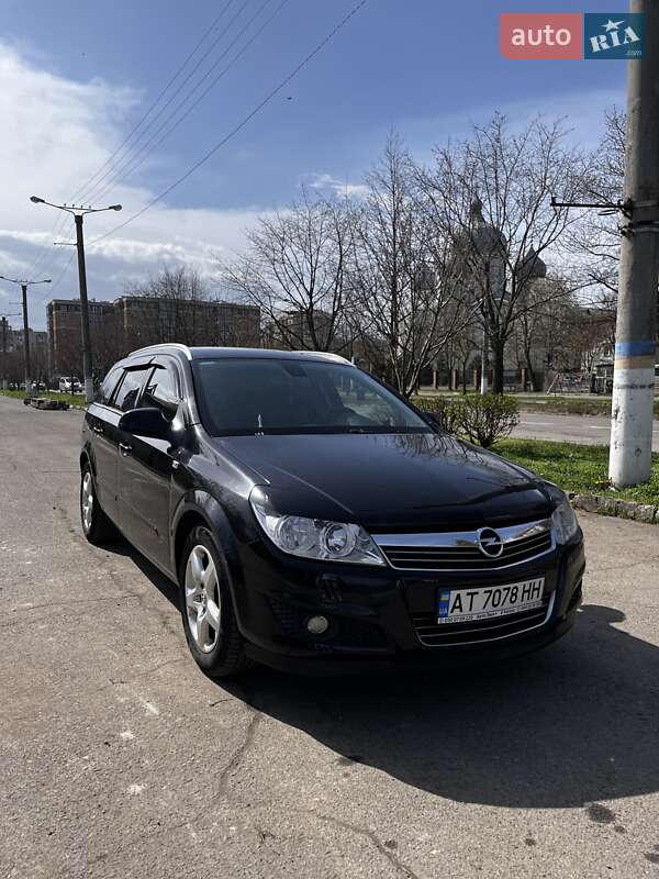 Універсал Opel Astra 2010 в Калуші