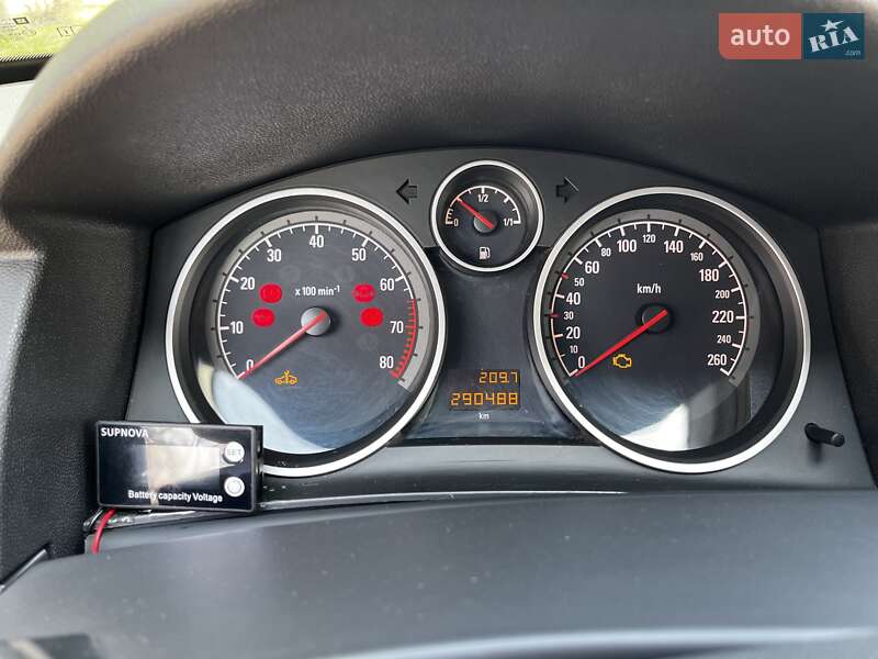Універсал Opel Astra 2010 в Калуші