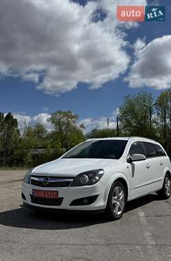 Универсал Opel Astra 2009 в Чернигове