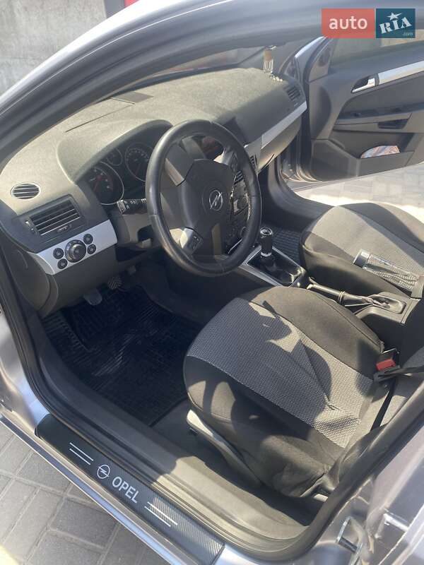 Хэтчбек Opel Astra 2006 в Хмельницком