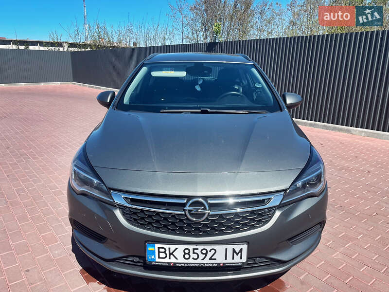 Универсал Opel Astra 2019 в Сарнах