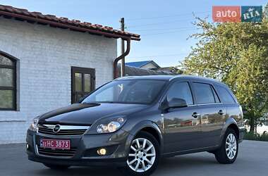 Универсал Opel Astra 2010 в 