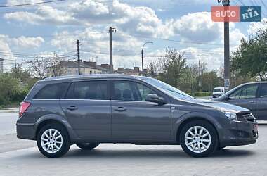 Универсал Opel Astra 2010 в 