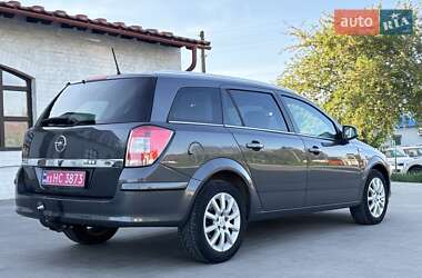 Универсал Opel Astra 2010 в 
