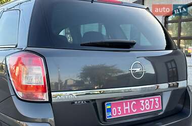 Универсал Opel Astra 2010 в 