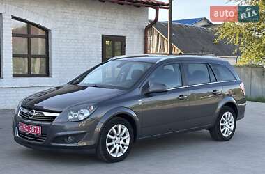 Универсал Opel Astra 2010 в 