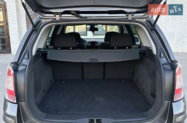 Универсал Opel Astra 2010 в 