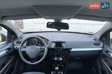 Универсал Opel Astra 2010 в 