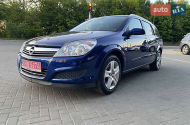 Универсал Opel Astra 2008 в Гадяче