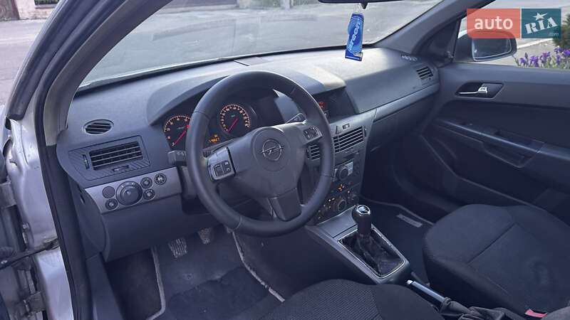 Хетчбек Opel Astra 2005 в Києві
