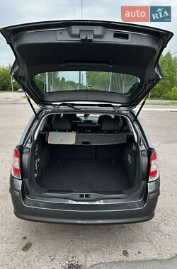 Универсал Opel Astra 2010 в 