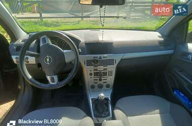 Хетчбек Opel Astra 2009 в 