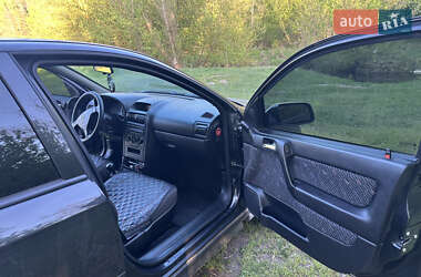 Хэтчбек Opel Astra 2001 в 