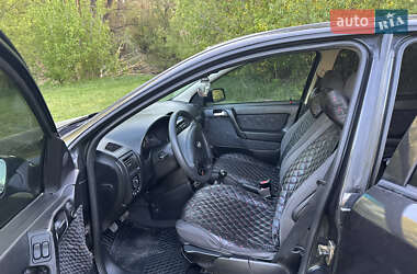 Хэтчбек Opel Astra 2001 в 