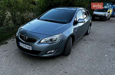 Універсал Opel Astra 2011 в Харкові