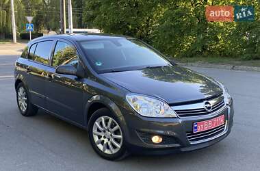 Хетчбек Opel Astra 2008 в 