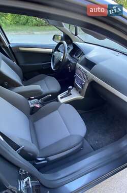 Хетчбек Opel Astra 2008 в 